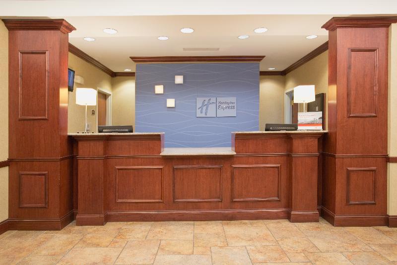 Holiday Inn Express & Suites Mitchell By Ihg Exterior photo