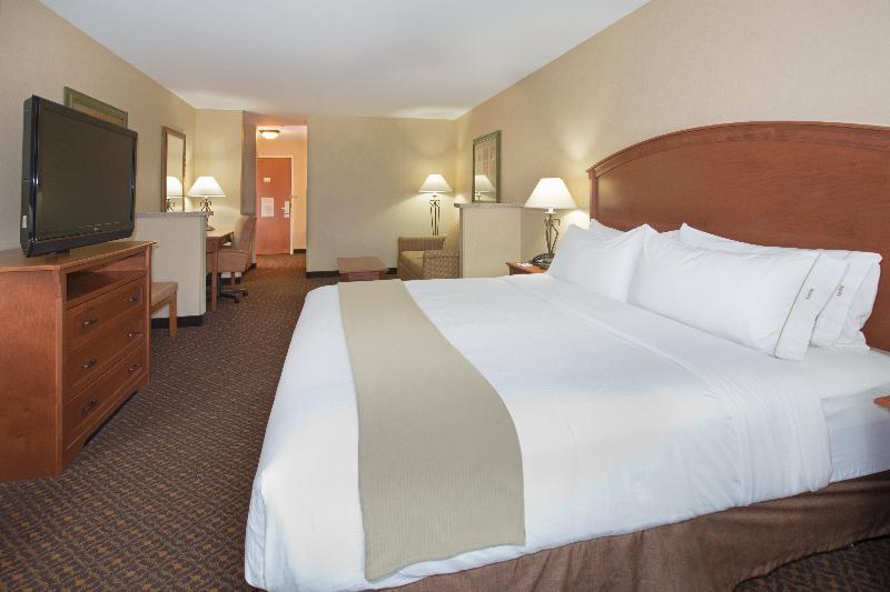 Holiday Inn Express & Suites Mitchell By Ihg Exterior photo