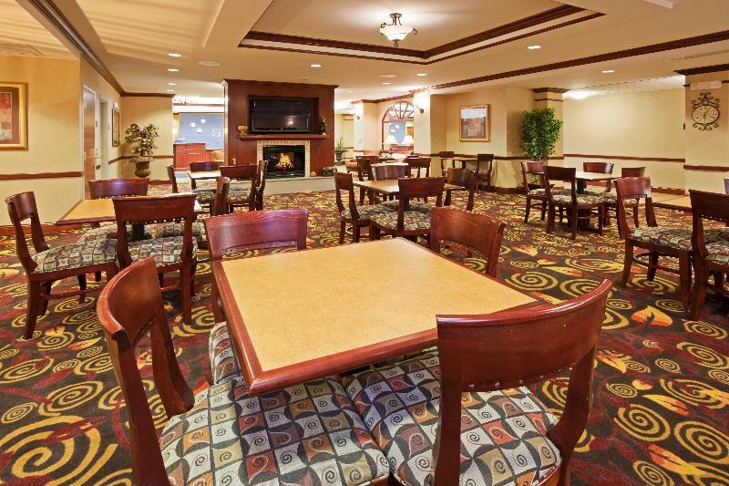 Holiday Inn Express & Suites Mitchell By Ihg Exterior photo
